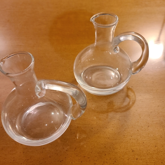 2 Glass Oil and Vinegar Cruets - Picture 3 of 5